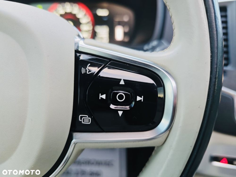 Volvo XC 90 - 33
