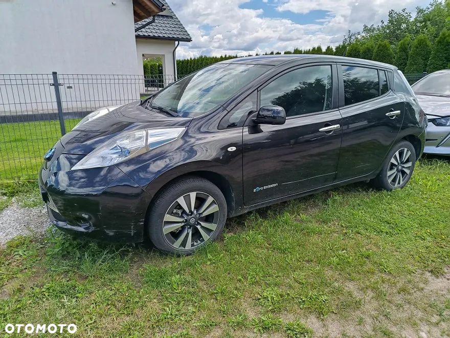 Nissan Leaf - 1