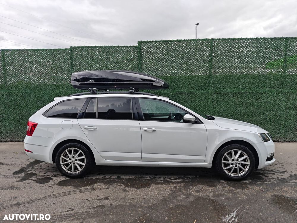 Skoda Octavia 1.6 TDI DSG Ambition - 1
