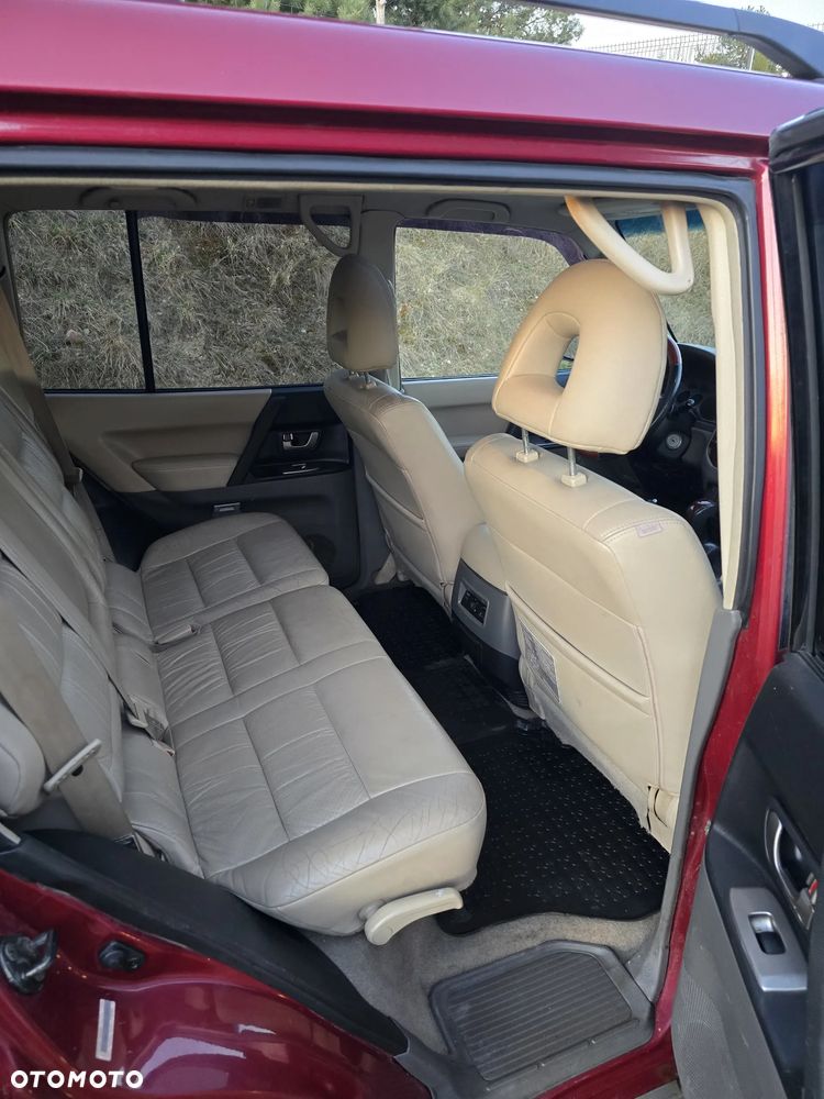 Mitsubishi Montero - 21