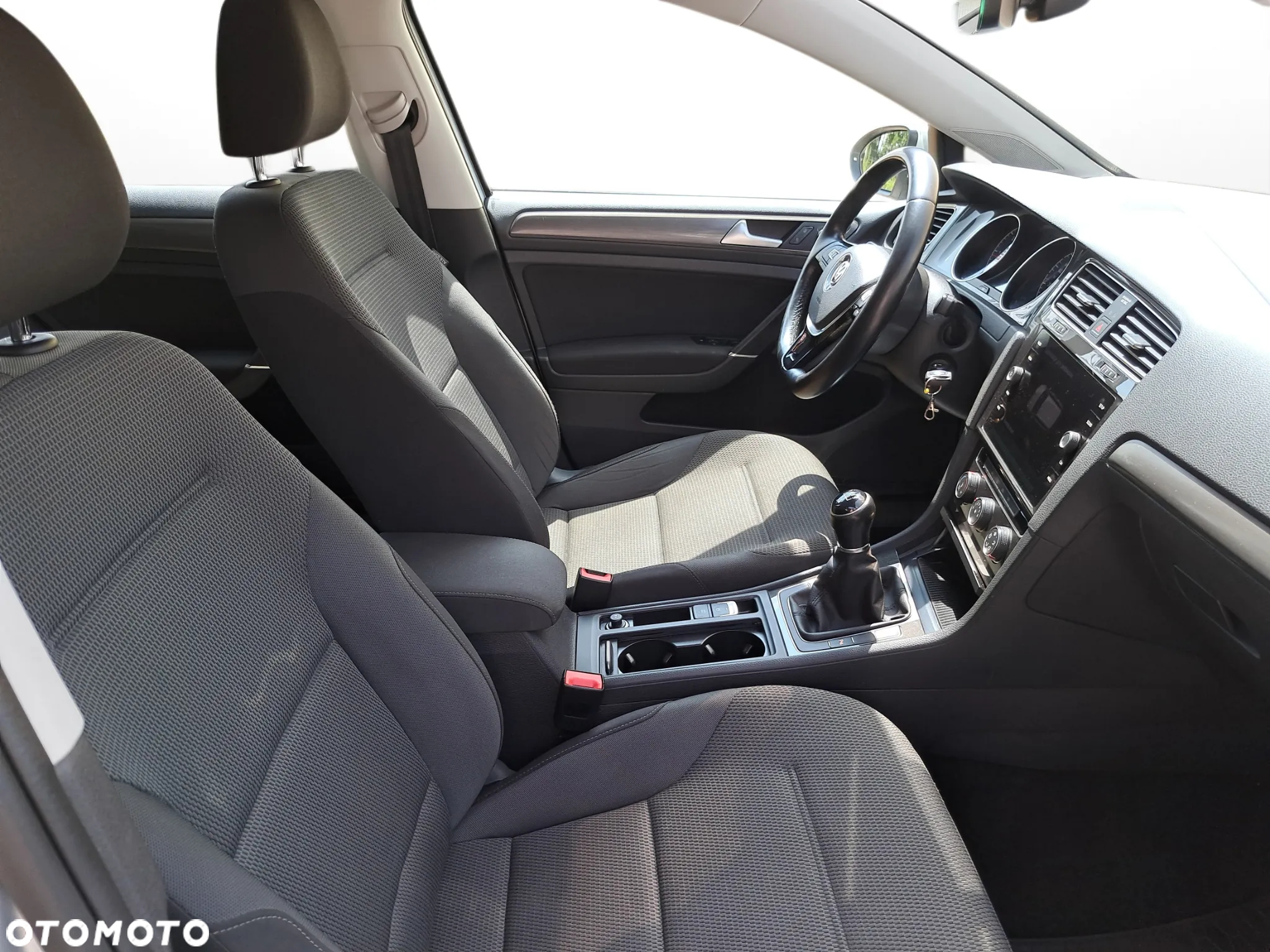 Volkswagen Golf VII 1.6 TDI BMT Comfortline - 13