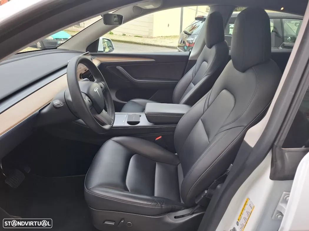 Tesla Model Y Long Range Dual Motor AWD - 30