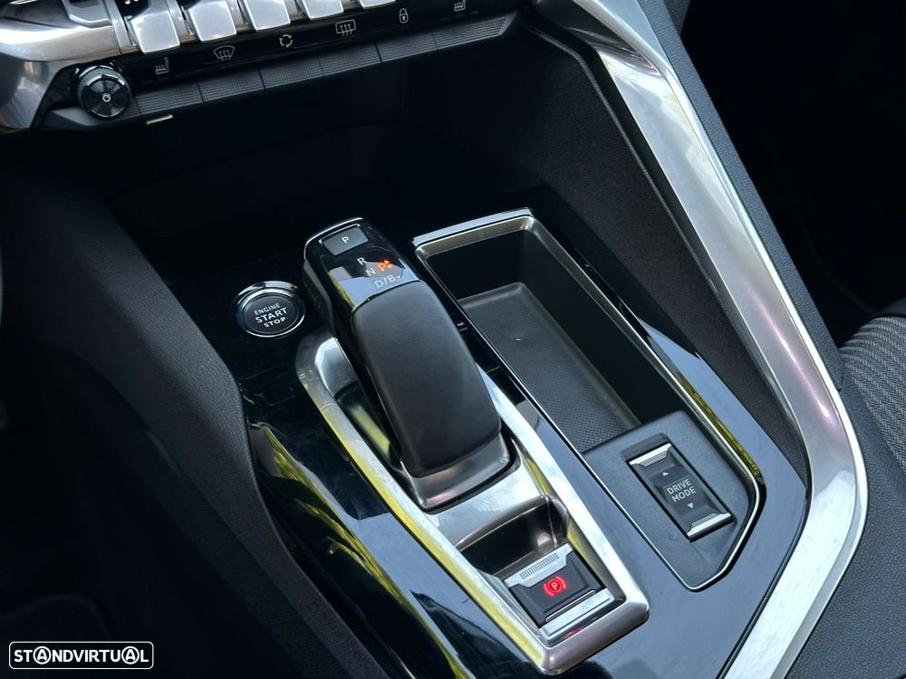 Peugeot 3008 1.6 Hybrid Allure Pack e-EAT8 - 36