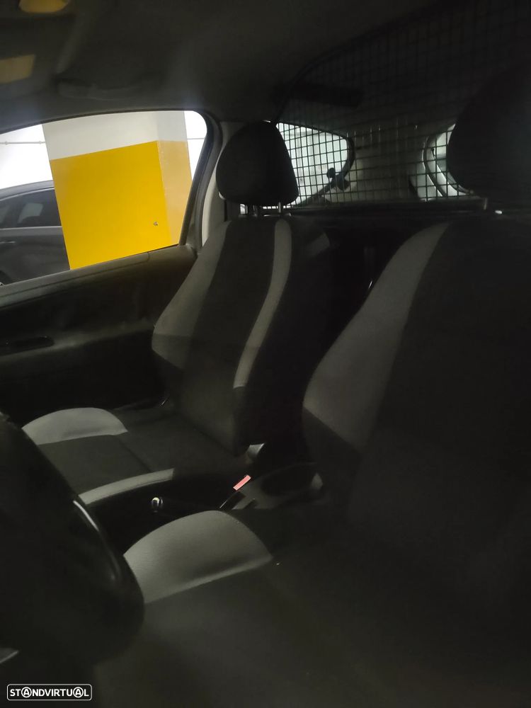 Peugeot 207 1.4 HDi Urban — fotografia 5