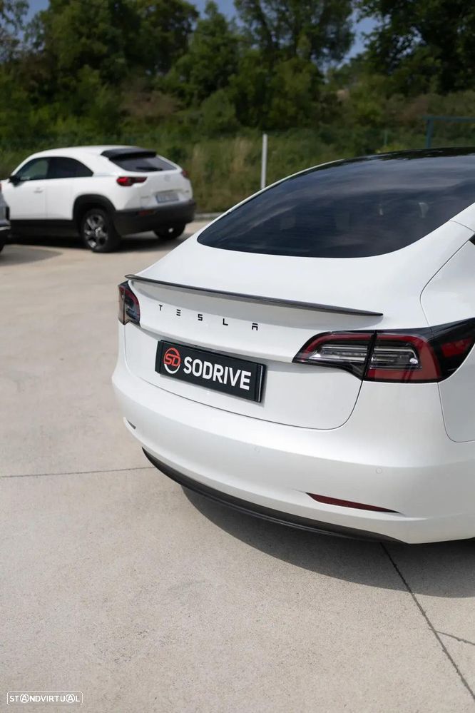 Tesla Model 3 - 32