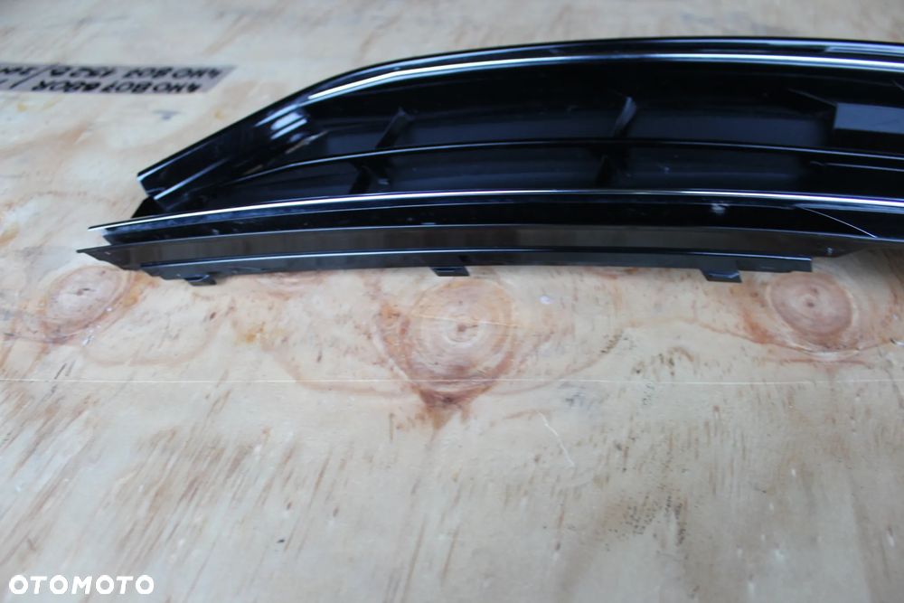 KRATKA ZDERZAKA LEWA AUDI Q7 4M S LINE 4M0807151B 2017 - 6