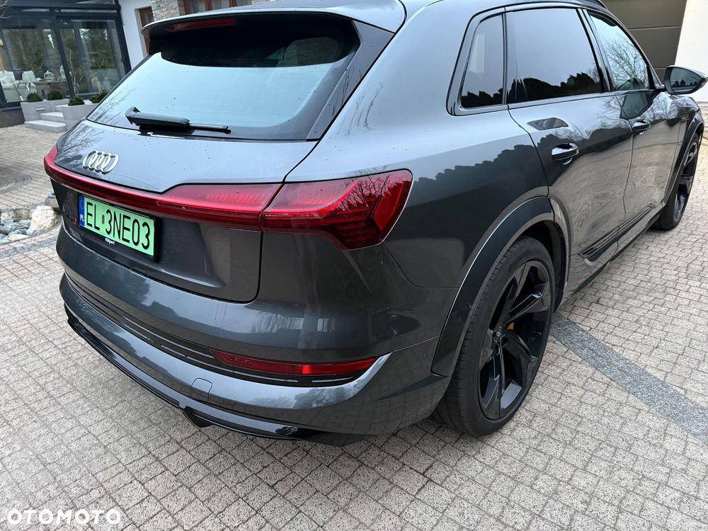 Audi e-tron - 10
