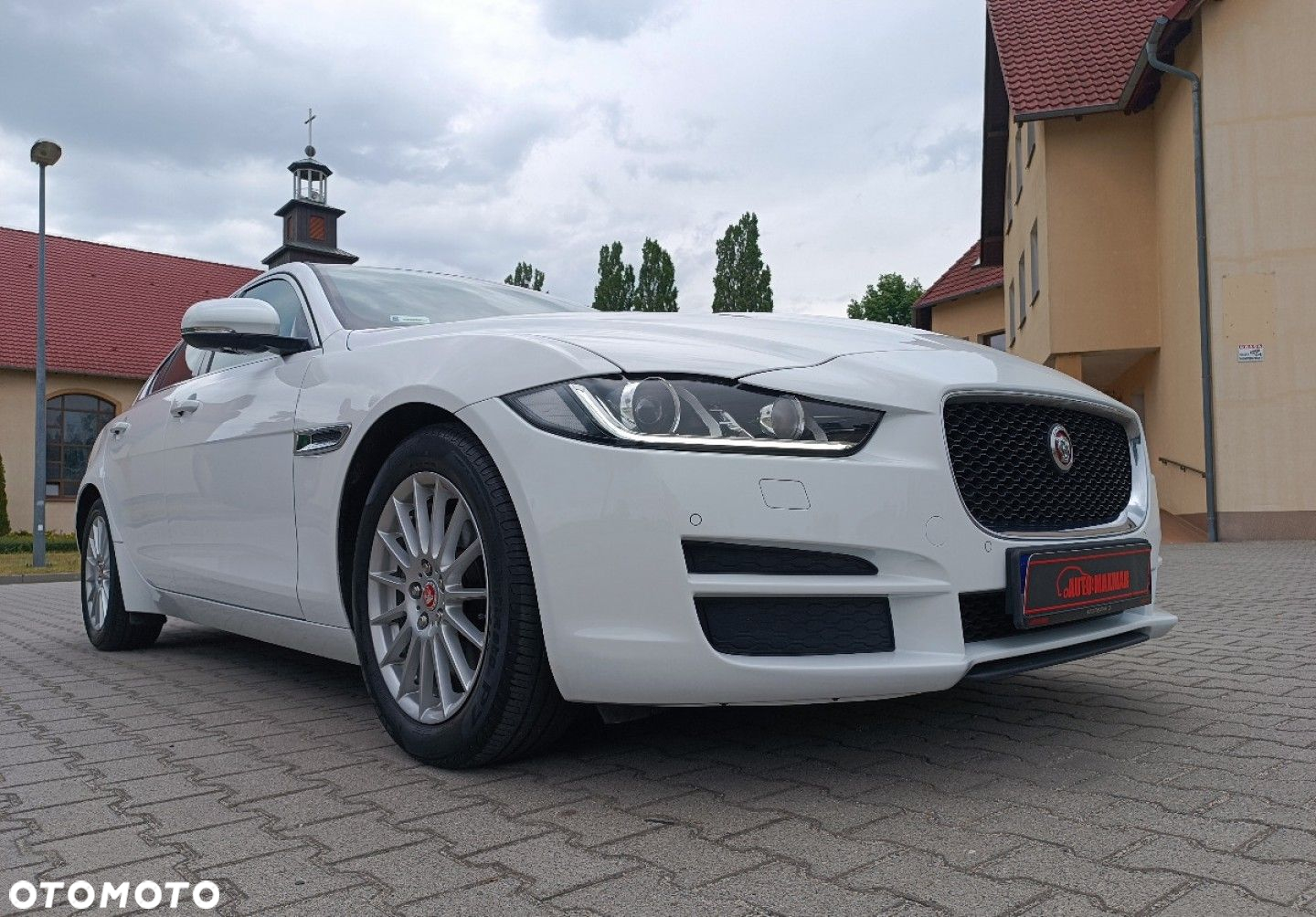 Jaguar XE - 6