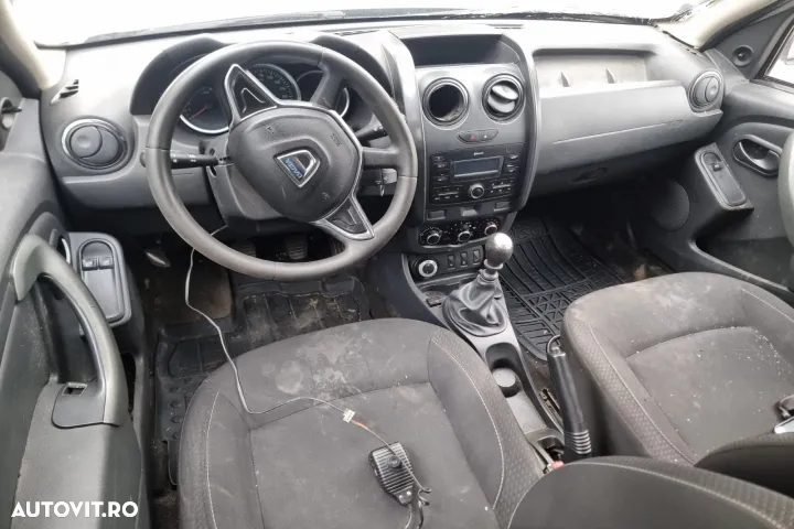 plansa de bord timonerie bara spate armatura haion portbagaj stop tripla stanga dreapta  bare longitudinale  alternator compresor ac electromotor Dacia Duster 1 facelift 2017, motor 1.6 benzina 115cp H4M 730 - 5