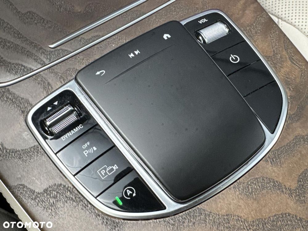 Mercedes-Benz Klasa E 220 d 4-Matic AMG/Avantgarde - 20