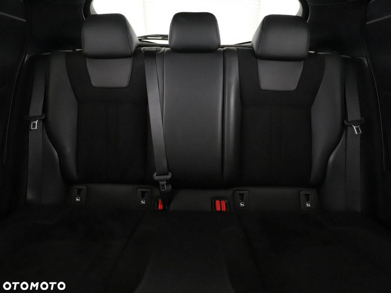 Toyota C-HR 1.8 Hybrid Dynamic - 18