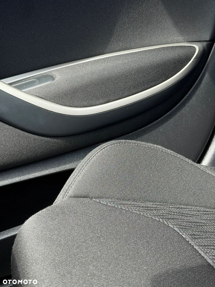 Citroën C5 1.6 HDi Attraction - 4