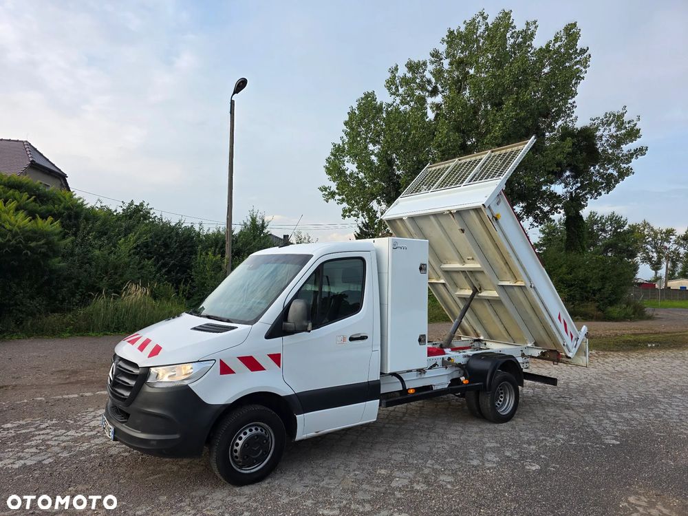 Mercedes-Benz Sprinter - 2
