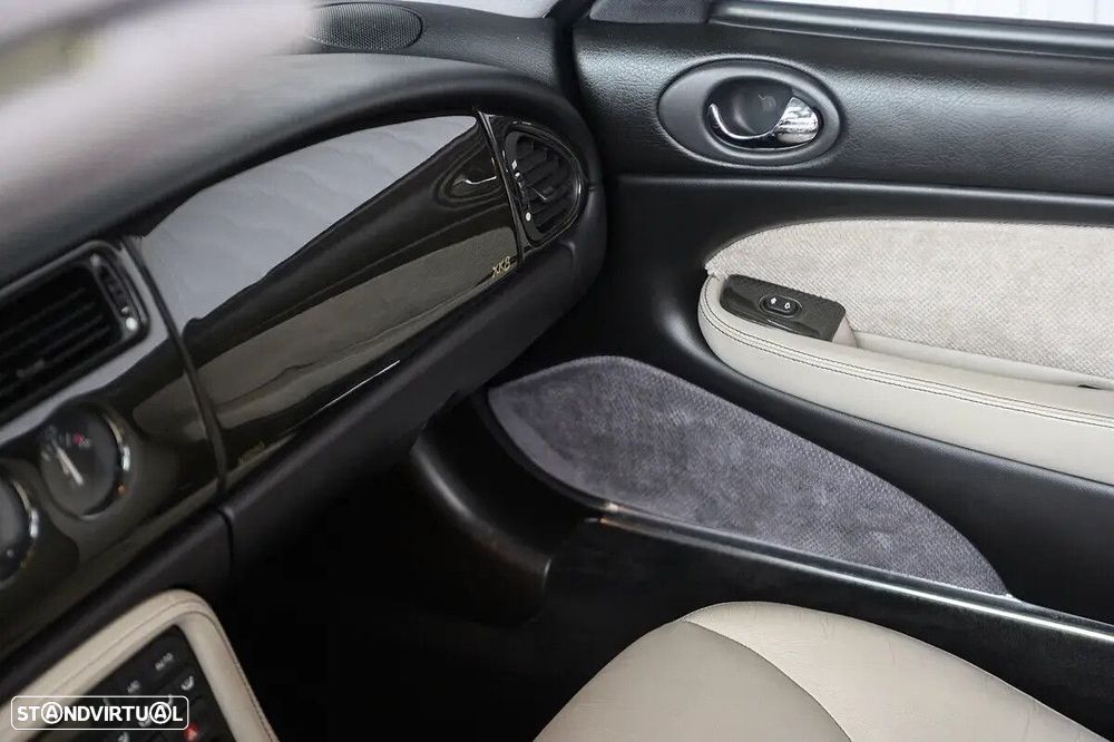 Jaguar XK XK8 4.0 Convertible Sport - 26