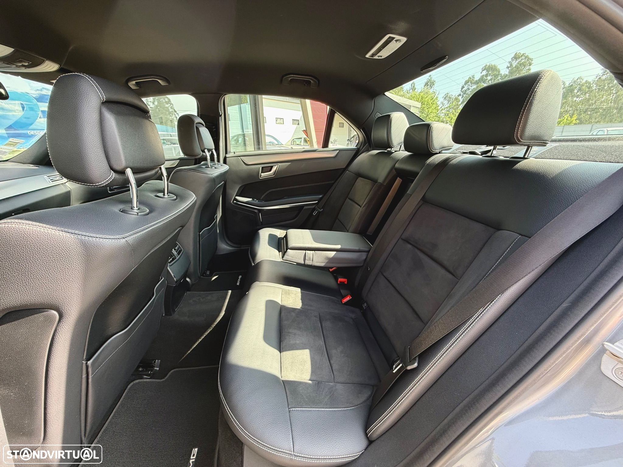Mercedes-Benz E 300 Bluetec Hybrid Avantgarde - 13