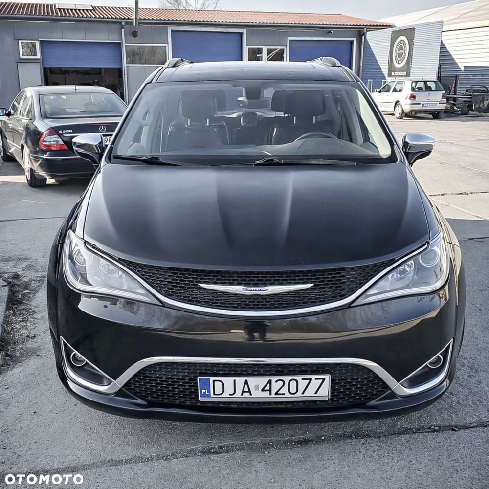 Chrysler Pacifica - 6