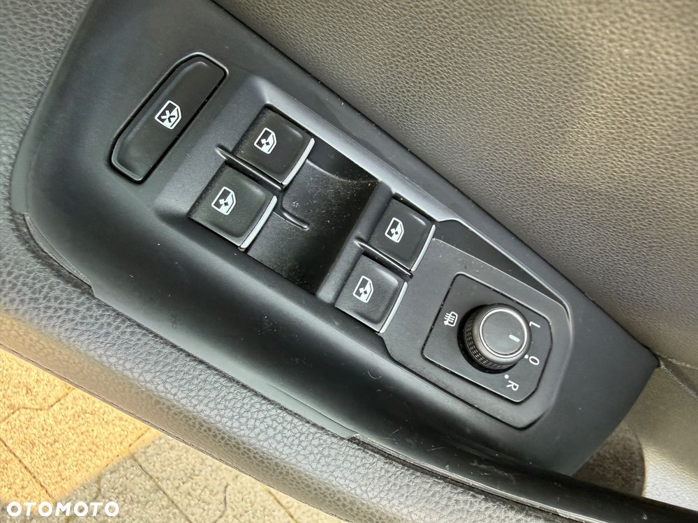 Volkswagen Passat Alltrack - 22