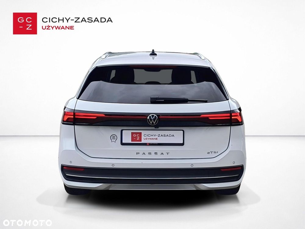 Volkswagen Passat - 4