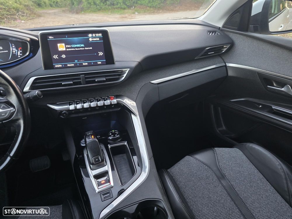 Peugeot 5008 1.2 PureTech Allure EAT6 - 38