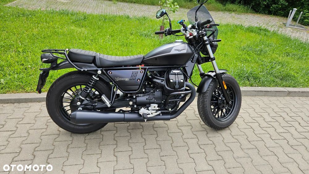 Moto Guzzi V9 - 1