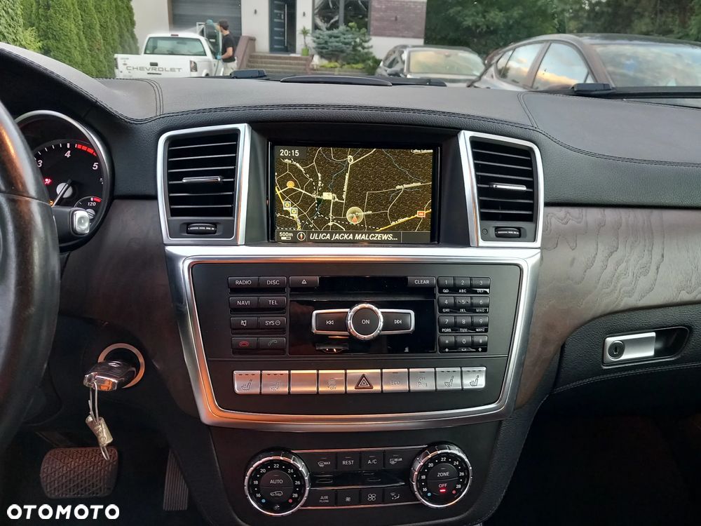 Mercedes-Benz ML - 15