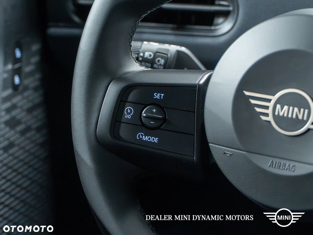 MINI Cooper C Essential Trim - 26