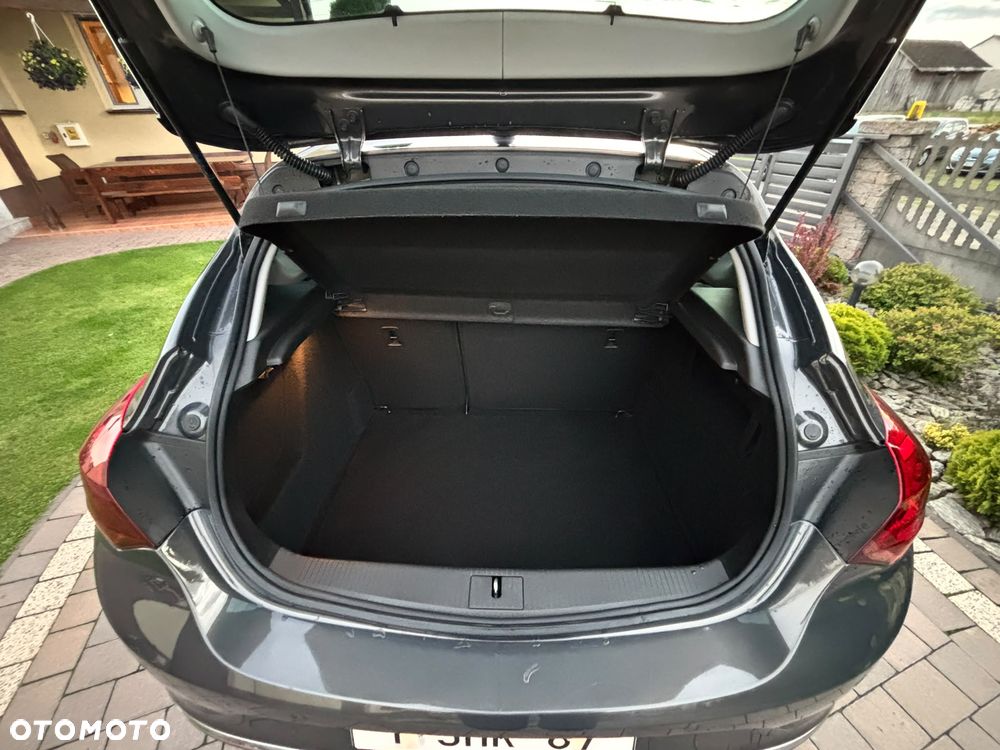 Opel Astra 1.4 Turbo - 11
