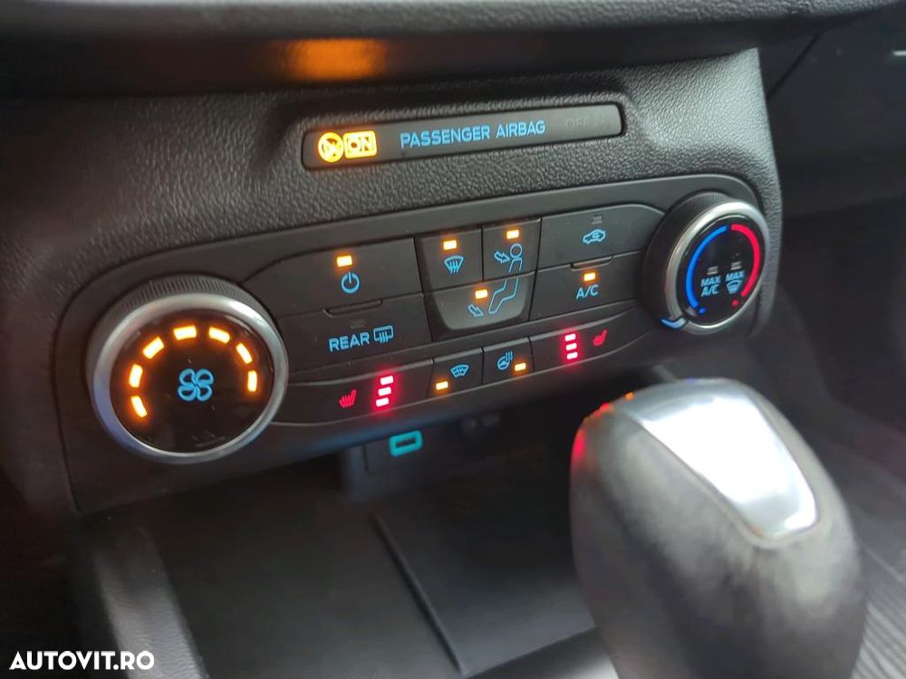 Ford Focus 1.0 EcoBoost Hybrid Aut. TITANIUM STYLE - 6