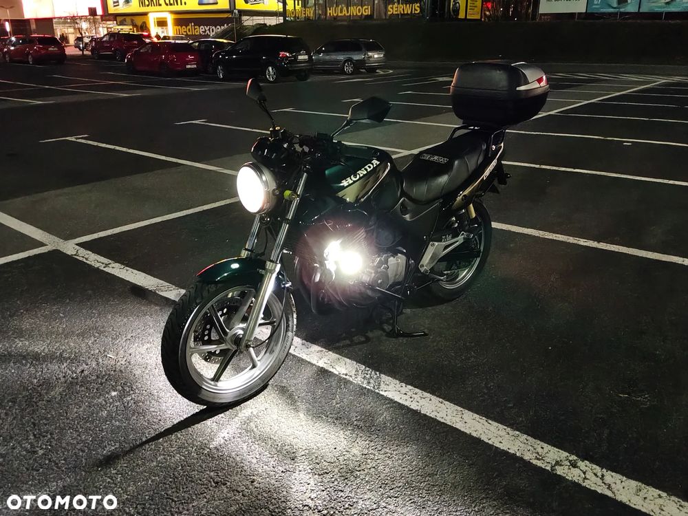 Honda CB - 1
