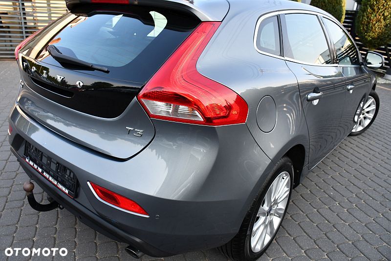 Volvo V40 T3 Momentum - 29