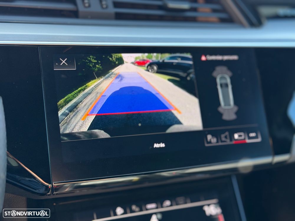 Audi e-tron 55 quattro S line - 23