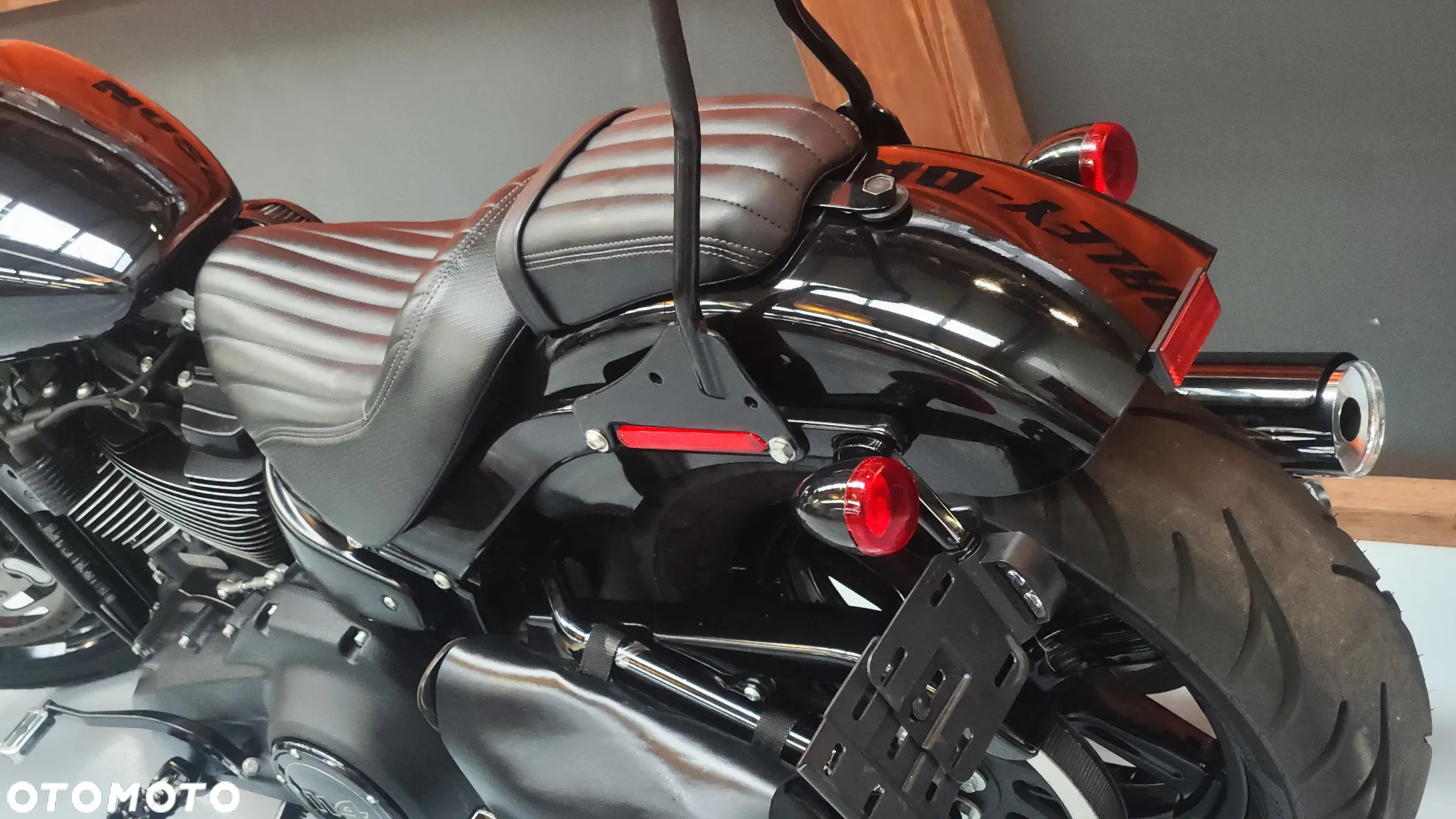 Harley-Davidson Softail Street Bob - 23