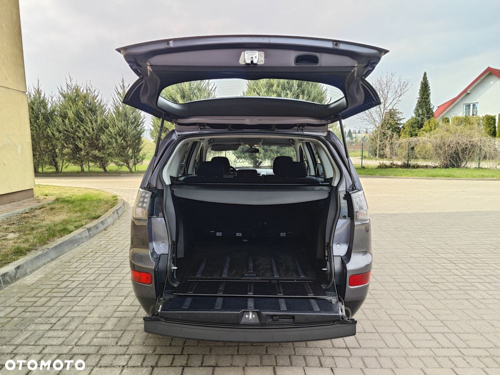 Mitsubishi Outlander - 15