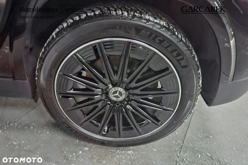 Mercedes-Benz GLA - 14