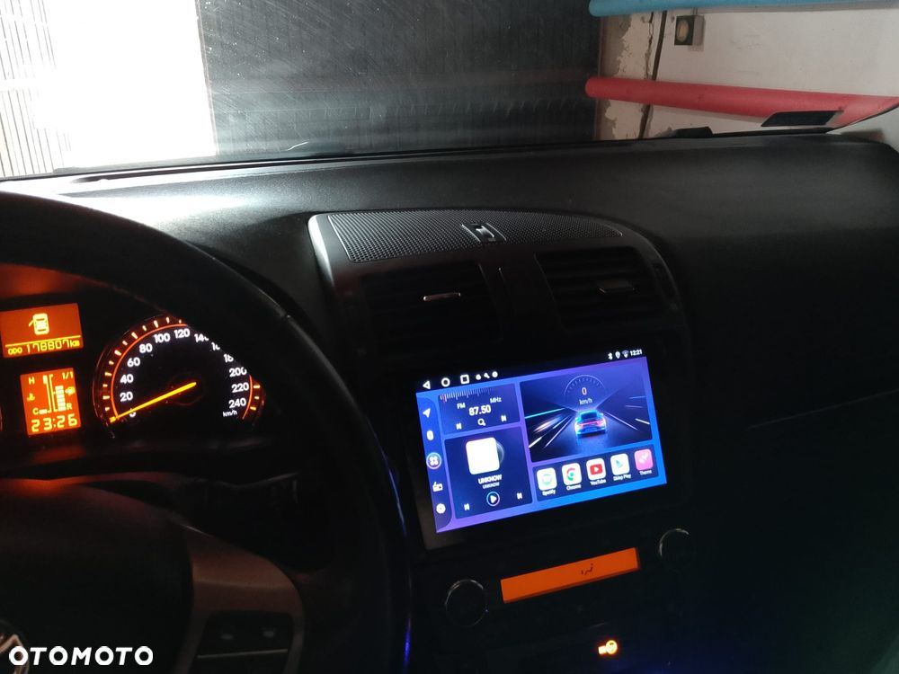 Toyota Avensis - 9
