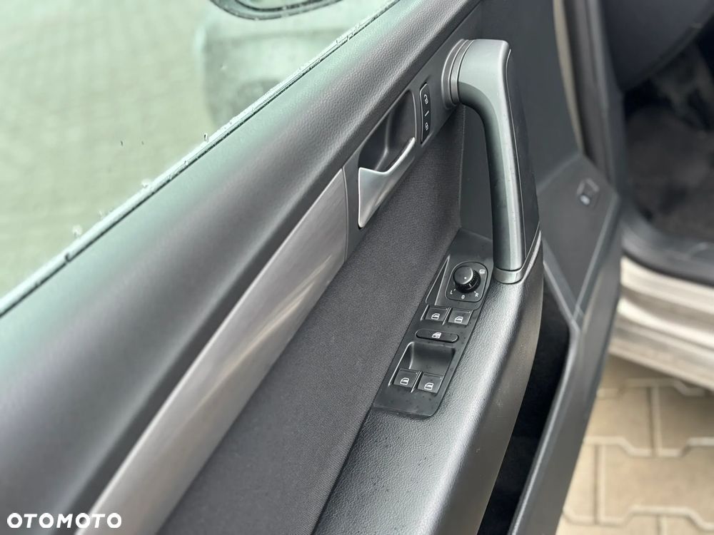 Volkswagen Passat - 23