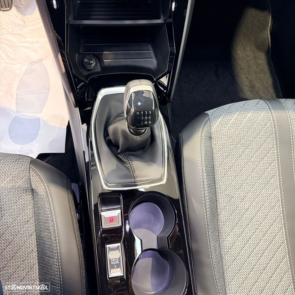 Peugeot 2008 1.2 Allure - 11