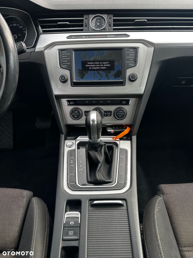 Volkswagen Passat - 13