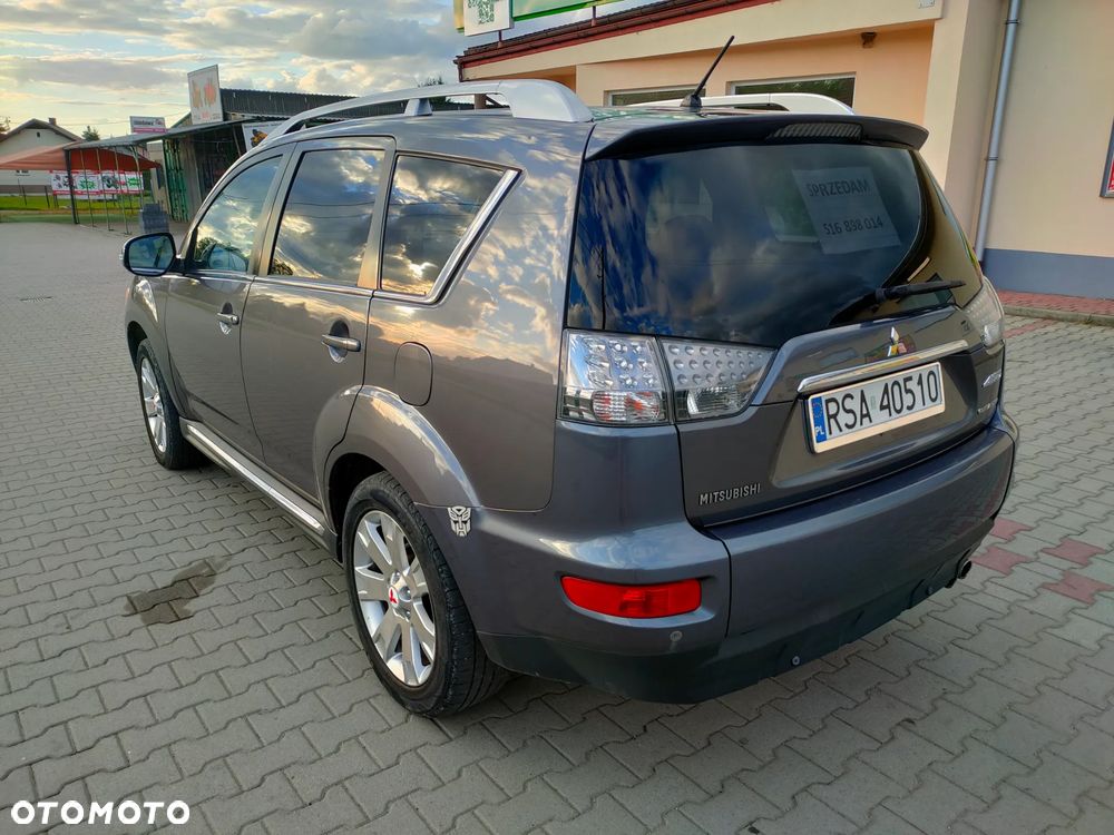 Mitsubishi Outlander - 8