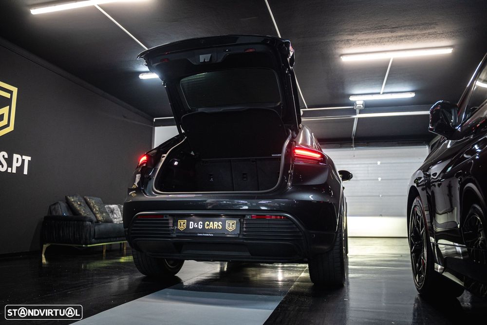 Porsche Macan Electric - 30