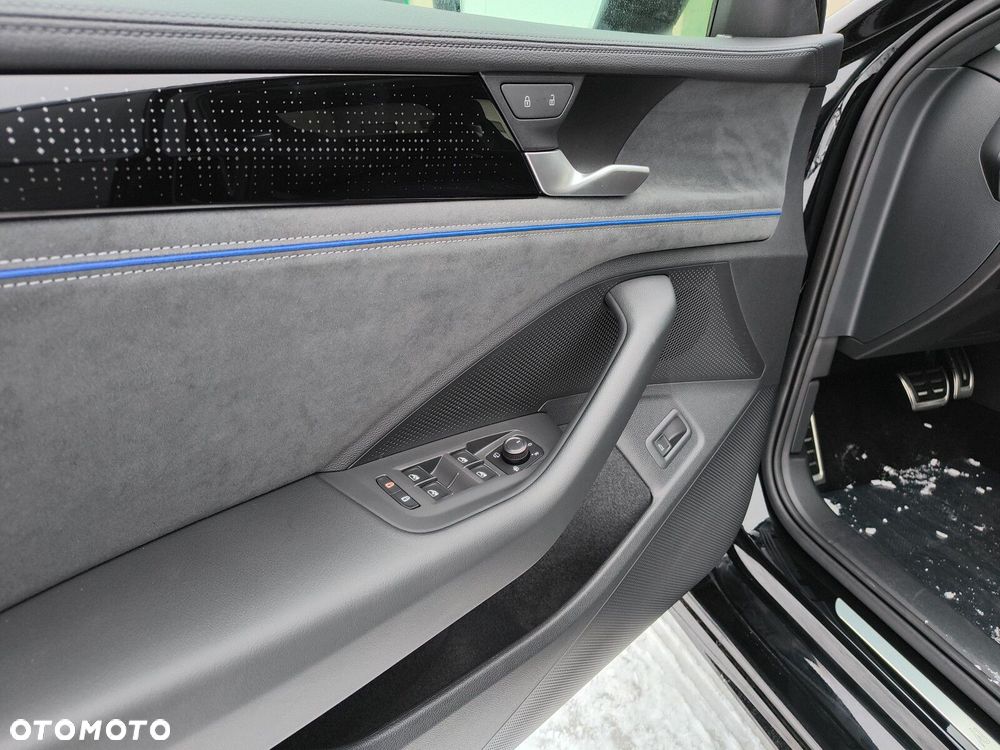 Volkswagen Passat Variant 2.0 TSI R-Line Plus DSG - 10