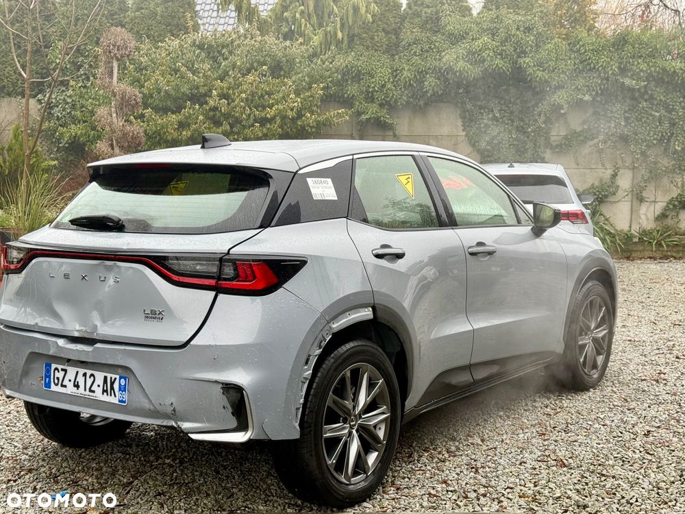 Lexus LBX FWD Emotion - 16