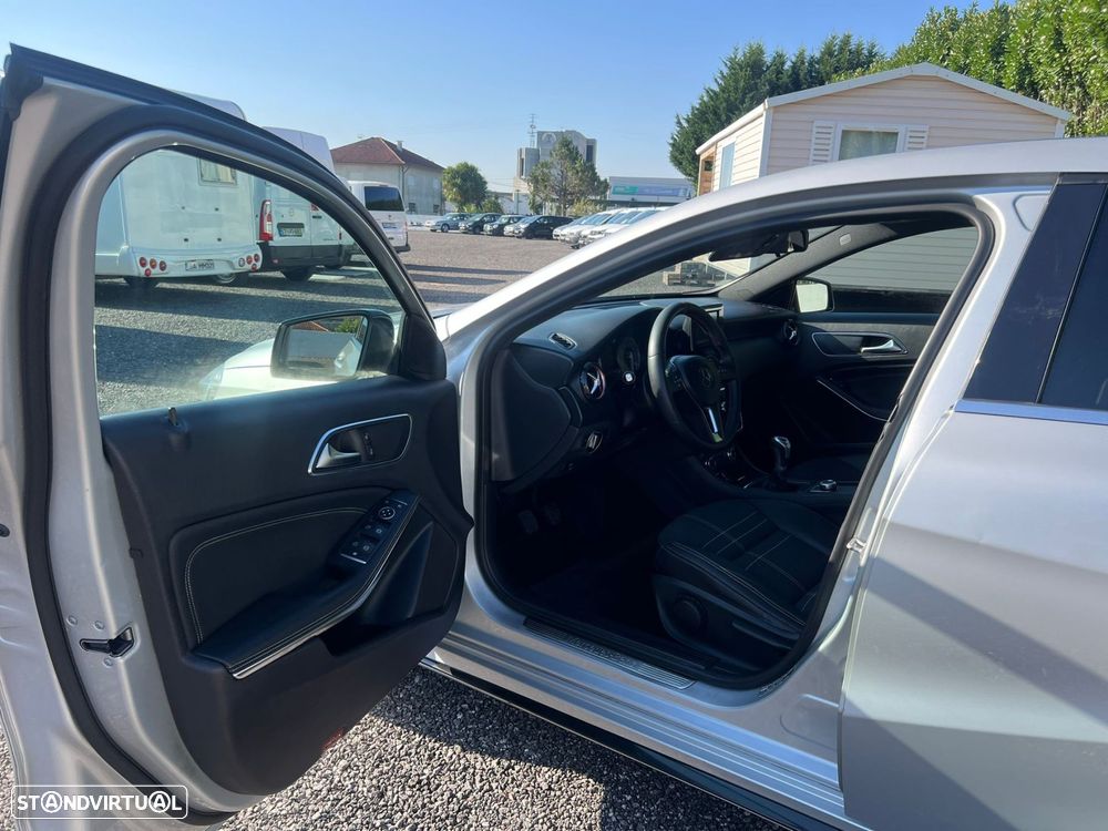 Mercedes-Benz A 180 d AMG Line - 15