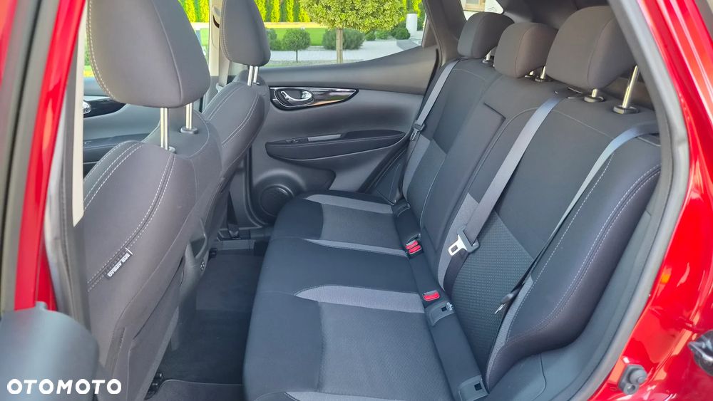 Nissan Qashqai 1.3 DIG-T N-WAY - 24
