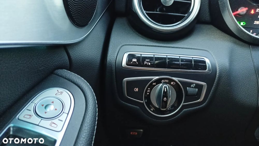 Mercedes-Benz Klasa C 180 7G-TRONIC Exclusive - 14