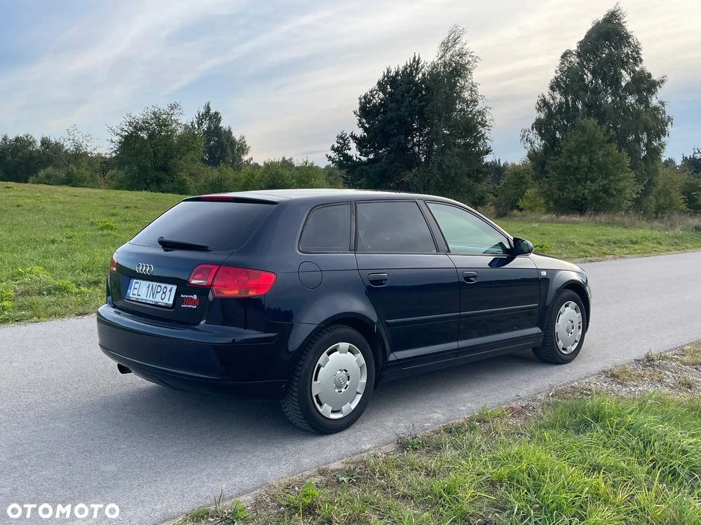 Audi A3 Sportback 1.6 Ambiente - 5