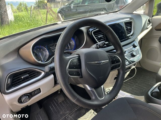 Chrysler Pacifica - 10