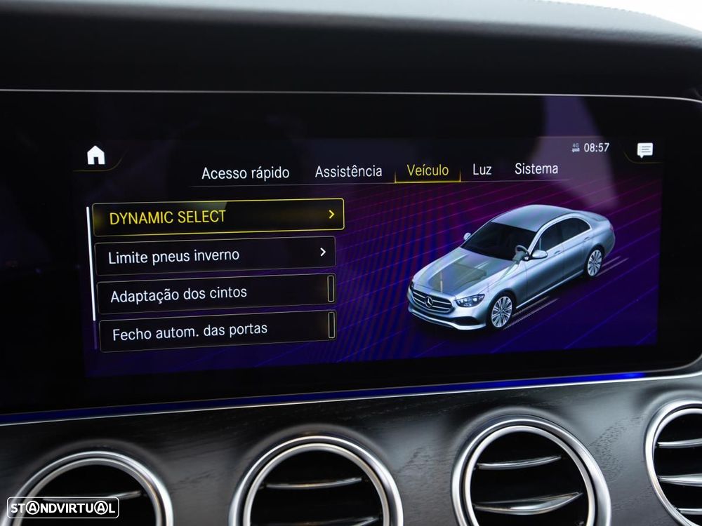 Mercedes-Benz E 300 de 4Matic 9G-TRONIC AMG Line - 37