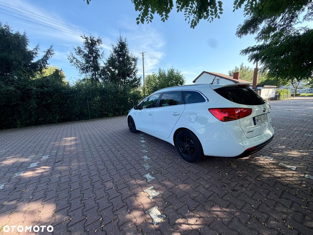 Kia Ceed - 10
