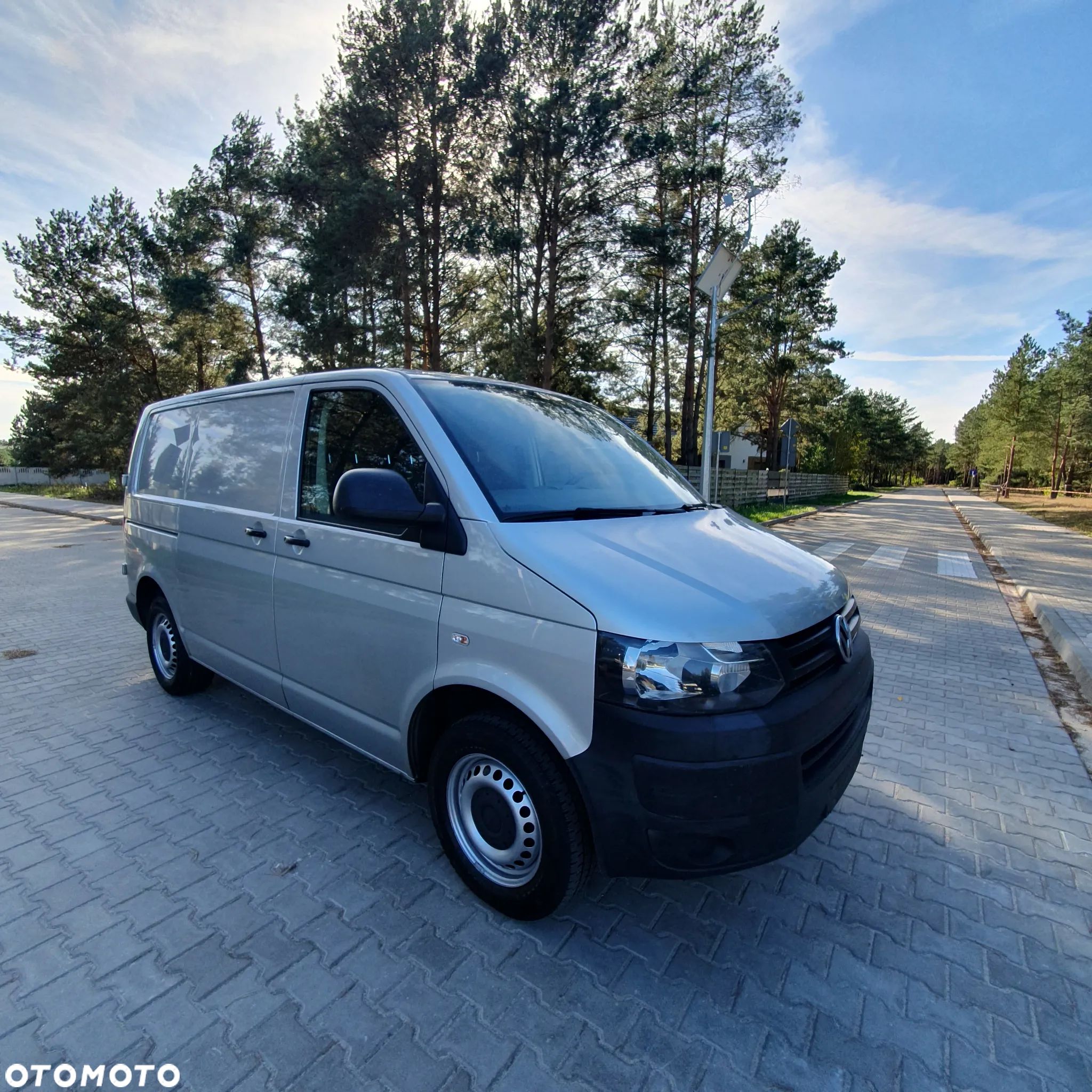 Volkswagen T5 Transporter - 1
